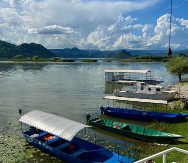 Karuc Apartamento | Lakeside Harmony Apartment