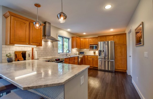Monona Casa | Lakeside Haven: 3 Bed on Lake Monona Channel w/Easy Access to Downtown Madison