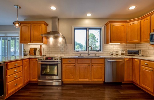 Monona Casa | Lakeside Haven: 3 Bed on Lake Monona Channel w/Easy Access to Downtown Madison