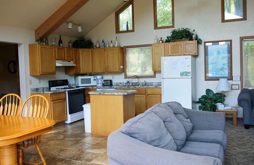 Tomah Casa | Lakeside Haven Home en Birch Lake, tiene capacidad para 12 personas.