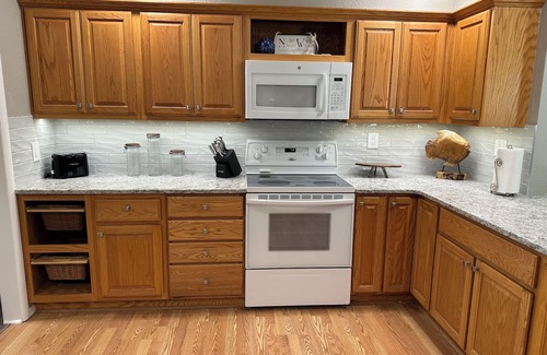 Grove Casa | Lakeside haven near Wolf Creek Boat Ramp