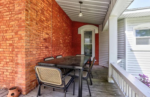 South Haven Casa | Lakeside Haven - Steps to Beach, Shops AND Dining!