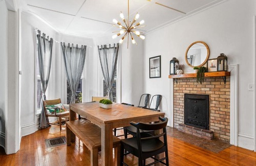 South Haven Casa | Lakeside Haven - Steps to Beach, Shops AND Dining!