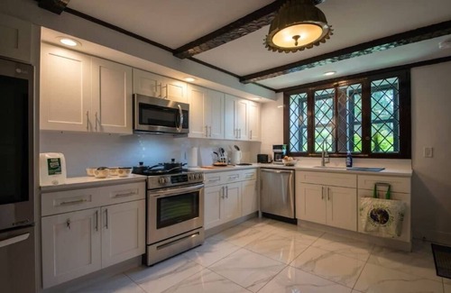 Walton Park Cabaña | Incredible Ranch in the Woods - Lake View - Peace and Luxury!
