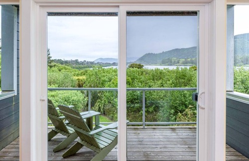 Rockaway Beach Casa | Lakeside Haven