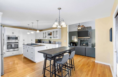 Rogers Casa | Lakeside Hideaway, Fire-Pit | Near Marina