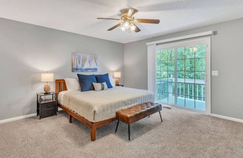 Seneca Casa | Lakeside Hill @ Keowee~ Family-Friendly Lake House