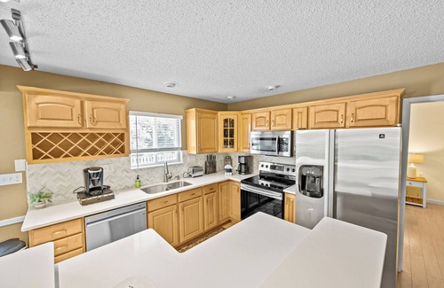 Linn Creek Casa | Lakeside HOLIDAY Getaway for the WHOLE family!