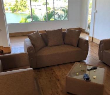 Mahebourg Casa | Lakeside Holidays