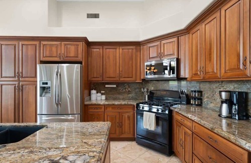 Arrowhead Ranch Casa | Lakeside home with private patio| Grill | Golf vie