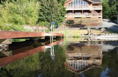 Eatonville Casa | Lakeside Living Suite! Mt Rainier, Nwtrek, Jblm