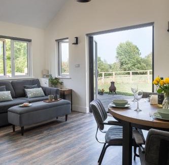 Eastleigh Casa | Lakeside Lodge