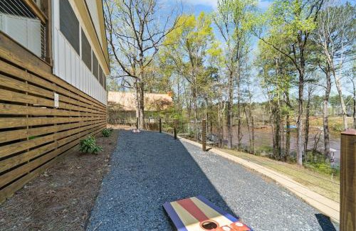 Eatonton Casa | Lakeside Lodge on Bluegill- Arcade, Dock, FirePit