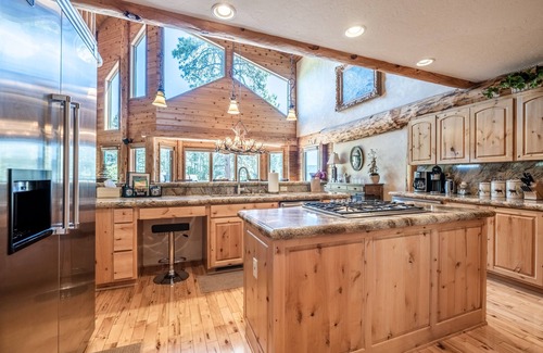 Lakeside Cabina | Lakeside Lodge with Private Dock and Beach, Sleeps 10!