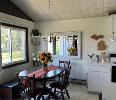 Port Hope Casa | Lakeside Loft - Walk to Lighthouse County Park
