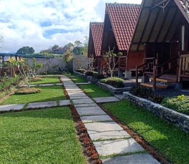 Toya Bungkah Casa | Lakeside Log Cabins