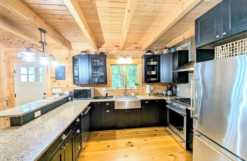 Ellsworth Casa | Beautiful Lakeside Log Home near Acadia National Park Kayak/Canoe/Swim/Fish