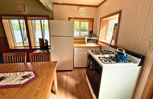 Phillips Cabina | Lakeside, Long Lake Cabin 2! | 1 Bed, 1 Bath