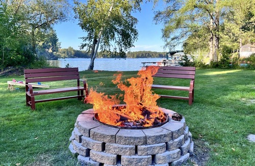 Phillips Cabina | Lakeside, Long Lake Cabin 5 | 3 Bed, 1 Bath