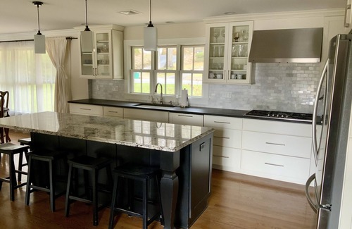 Trumbull Casa | Lakeside luxury: beautiful, relaxing 4 bedroom home