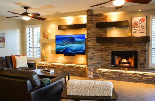 Crystal Shores Casa | Lakeside Luxury Val Vista