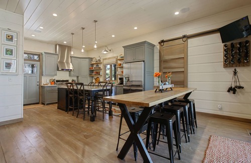 Dawsonville Casa | Lakeside manor