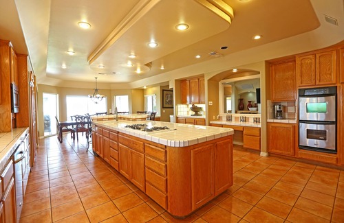 Lakeland Village Casa | Lakeside Mansion Waterfront Family Reunions + Events!
