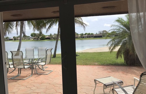 Ludlam Casa | Diseñado para Comfort 3/2 Lakeside, cerca de todo East Kendall Miami