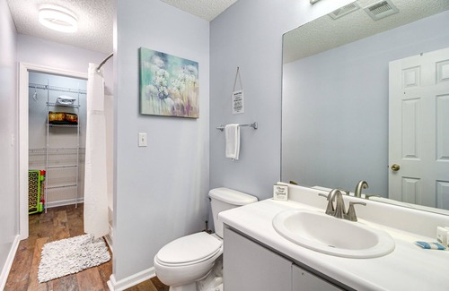 Midway Casa | Lakeside Midway Home w/ Fire Pit & Lake Access!