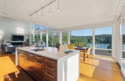 Copake Lake Casa | Lakeside Modern Escape Gym Kayaks Fireplace
