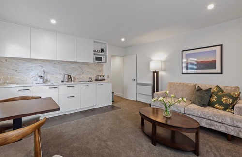 Queenstown Hotel | Lakeside Motel - Queenstown