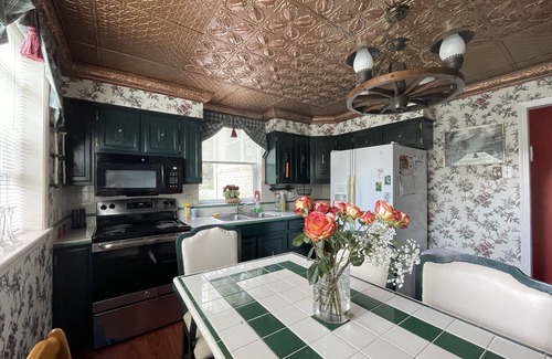 Ellenville Casa | Lakeside mountain house in the Catskills. Canoeing, fishing, hiking, campfires.