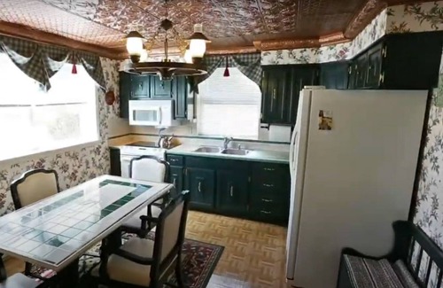 Ellenville Casa | Lakeside mountain house in the Catskills. Canoeing, fishing, hiking, campfires.