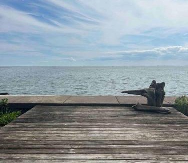 Luna Pier Casa | Lakeside Oasis/Golf Cart/Beach