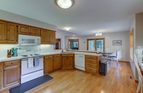 Battle Lake Casa | Lake Vacation! 6BR-12beds-3.5ba - Swim/bonfire/Arcade/ping-pong/foosball