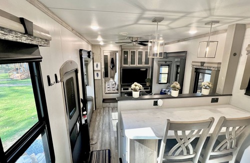Etoile Casa | "Lakeside Paradise: RV Sleeps 6 @Lake Sam Rayburn - The Perfect Getaway Awaits!"