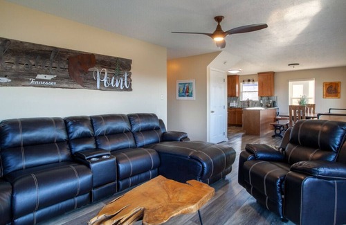 Sevierville Casa | Lakeside Point - Private Dock, Game Room & Hot Tub