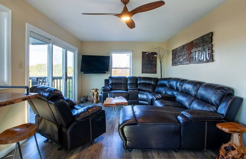 Sevierville Casa | Lakeside Point - Private Dock, Game Room & Hot Tub