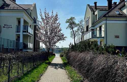 Ostroda Apartamento | Lakeside Promenade View Sunrise Studio