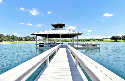 Athens Casa | Lakeside Ranch Cabin, Trails, Firepit & Fall Views