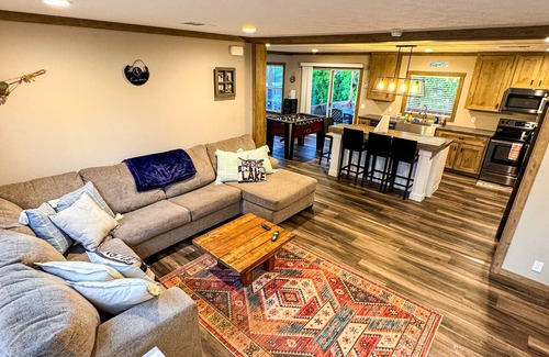 May Cabina | LakeSide Reel Paradise Brownwood big family dock for fishing/close to state park