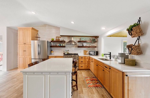 Zimmerman Casa | Lakeside Retreat- 7beds/4bd/2ba! Family and pet friendly!