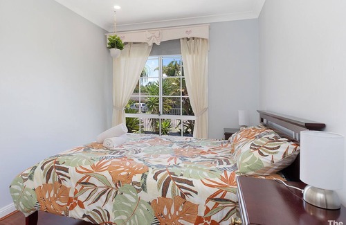Buff Point Casa | Lakeside Retreat - Cheerful Family Home with Pool