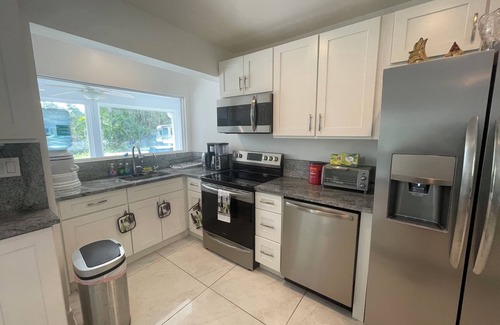 Port Saint Lucie Casa | Lakeside Retreat