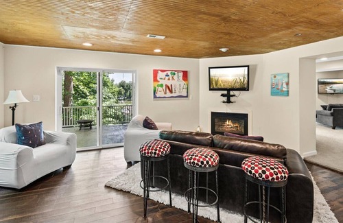 Morgan II Casa | Lakeside Royale