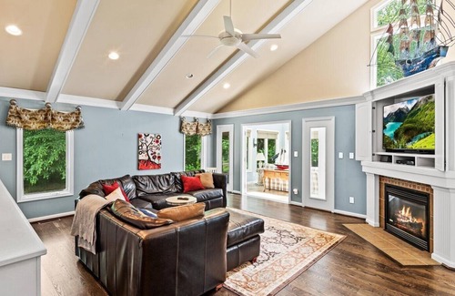 Morgan II Casa | Lakeside Royale