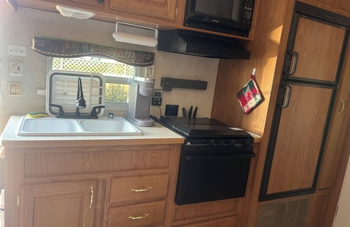 Delta Alquiler De RV | Lakeside RV or full RV hookups – Private Beach Access – Long-Term Welcome
