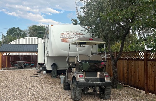 Delta Alquiler De RV | Lakeside RV or full RV hookups – Private Beach Access – Long-Term Welcome
