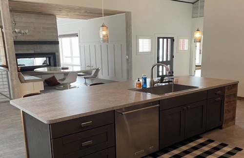 Howard Casa | Lakeside Sanctuary