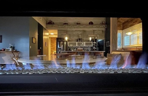 Howard Casa | Lakeside Sanctuary